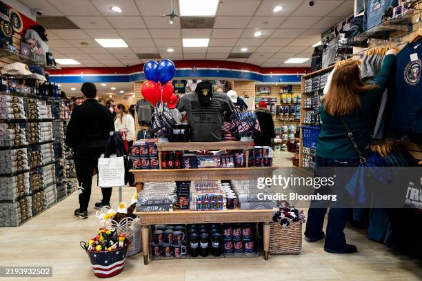 Trump Inauguration Store 2,839 Inaugurate A Store Stock Photos, High-Res Pictures, and Images ...