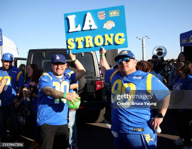 La Rams Fan Rambro 4,177 Los Angeles Rams Fans Stock Photos, High-Res Pictures, and Images ...