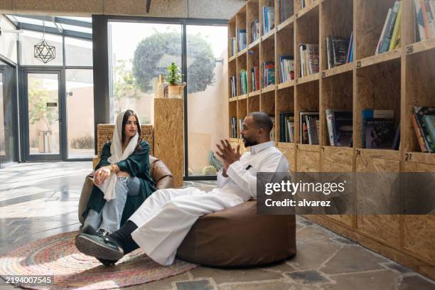 Middle Eastern Library Display 1,407 Arab Library Stock Photos, High-Res Pictures, and Images - Getty ...