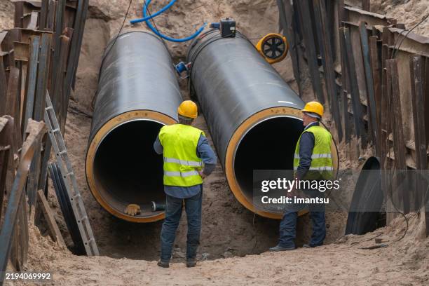 heat pipe replacement works - pipe replacement stock pictures, royalty-free photos & images