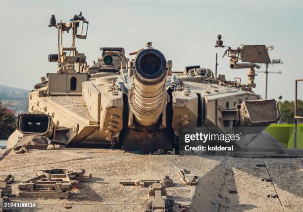 israeli tank merkava mark 4 - ejercito israelí fotografías e imágenes de stock