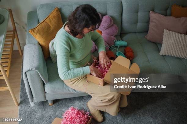 Craft Parcel 275 Yarn Packages Stock Photos, High-Res Pictures, and Images - Getty ...