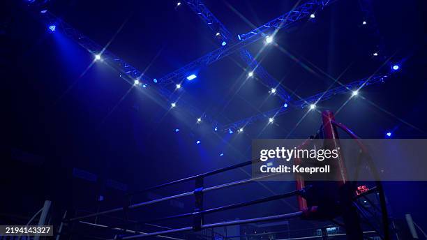 estadio de boxeo - ring de boxeo fotografías e imágenes de stock