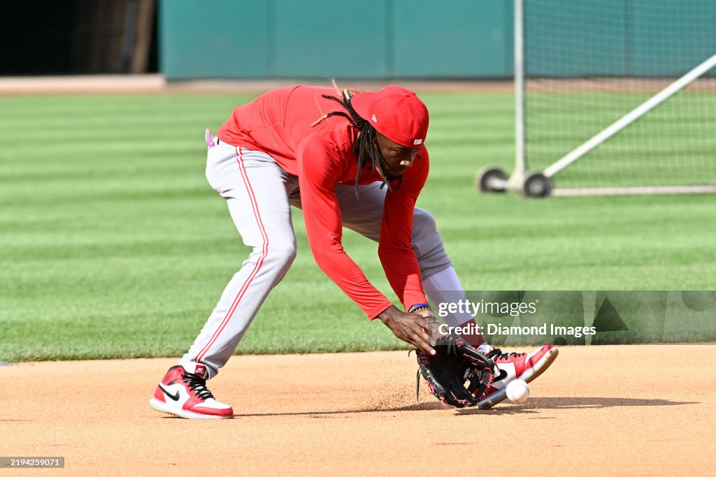 Cincinnati Reds Infield Elly De La Cruz of the Cincinnati Reds participates in infield drills ...