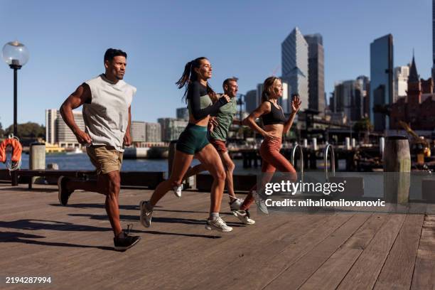jogging with friends - marathon bildbanksfoton och bilder