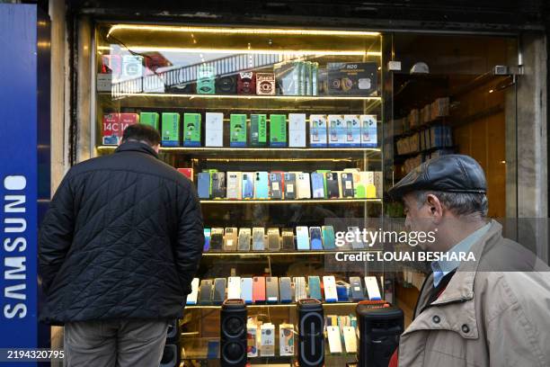Syria Phone 573 Syria Mobile Phones Stock Photos, High-Res Pictures, and Images ...