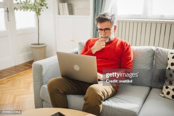 Computer Reed Man Photo 9,995 Computer Red Man Stock Photos, High-Res Pictures, and Images ...