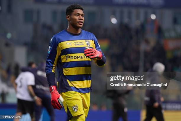 Zion Suzuki of Parma Calcio looks on during the Serie A match between Parma and Venezia at Stadio Ennio Tardini on January 19, 2025 in Parma, Italy.