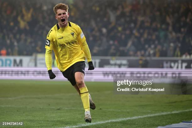 Anton Heinz of Alemannia Aachen celebrates the second goal during the 3. Liga match between Alemannia Aachen and Rot-Weiß Essen at Tivoli Stadium on...