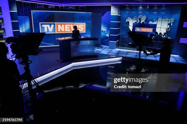 news filming studio - estúdio de televisão imagens e fotografias de stock