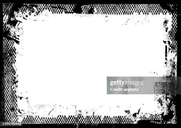 strukturierte schwarze grunge-rahmen-vektorillustration - maschendrahtzaun stock-grafiken, -clipart, -cartoons und -symbole