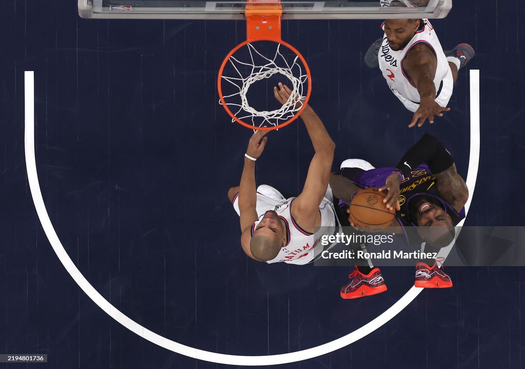 Los Angeles Lakers v Los Angeles Clippers