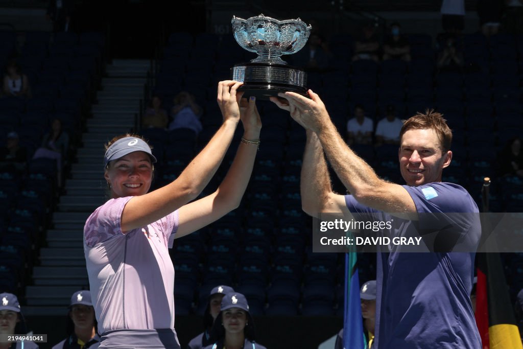 TOPSHOT-TENNIS-AUS-OPEN-PODIUM