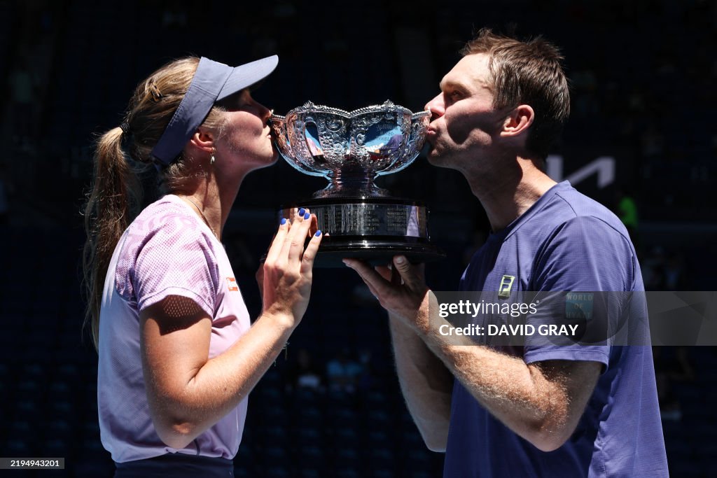 TENNIS-AUS-OPEN-PODIUM