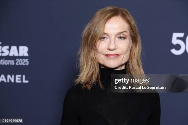 Isabelle Huppert attends the "Cesar - Revelations 2025" Photocall at Pavillon Cambon on January 20, 2025 in Paris, France.