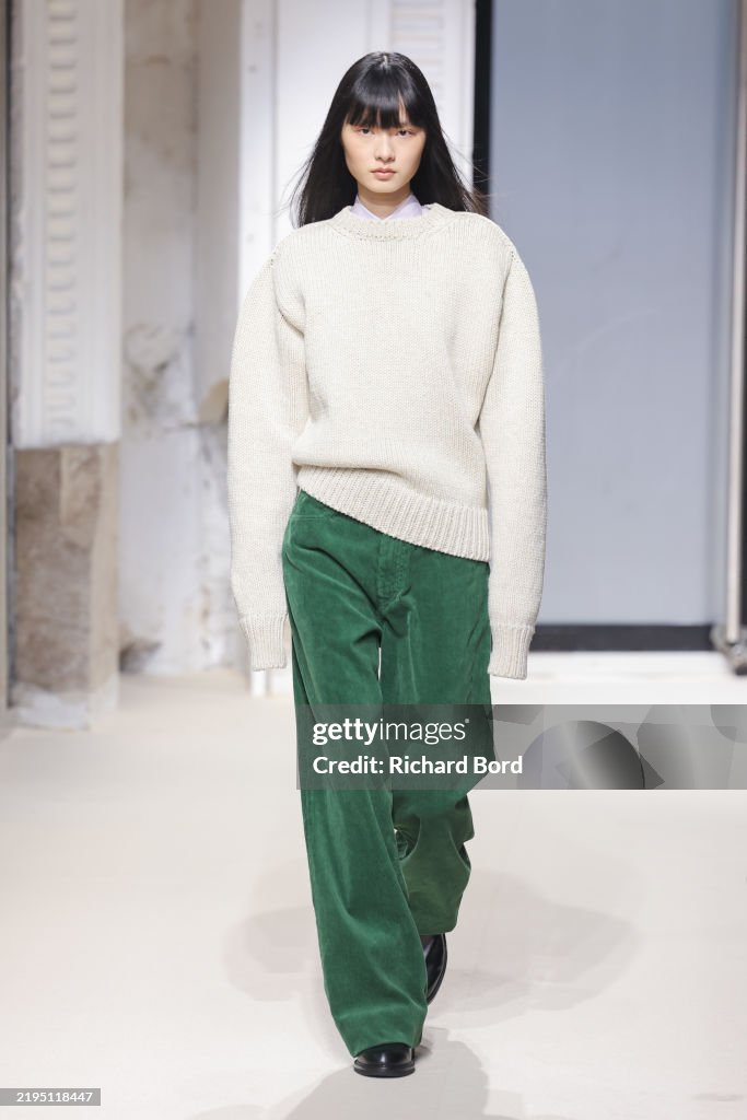 Auralee: Runway - Paris Fashion Week - Menswear Fall-Winter 2025/2026