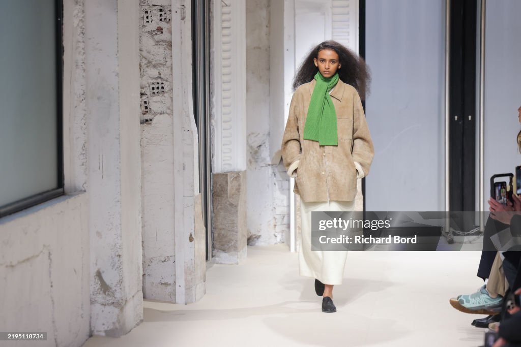 Auralee: Runway - Paris Fashion Week - Menswear Fall-Winter 2025/2026