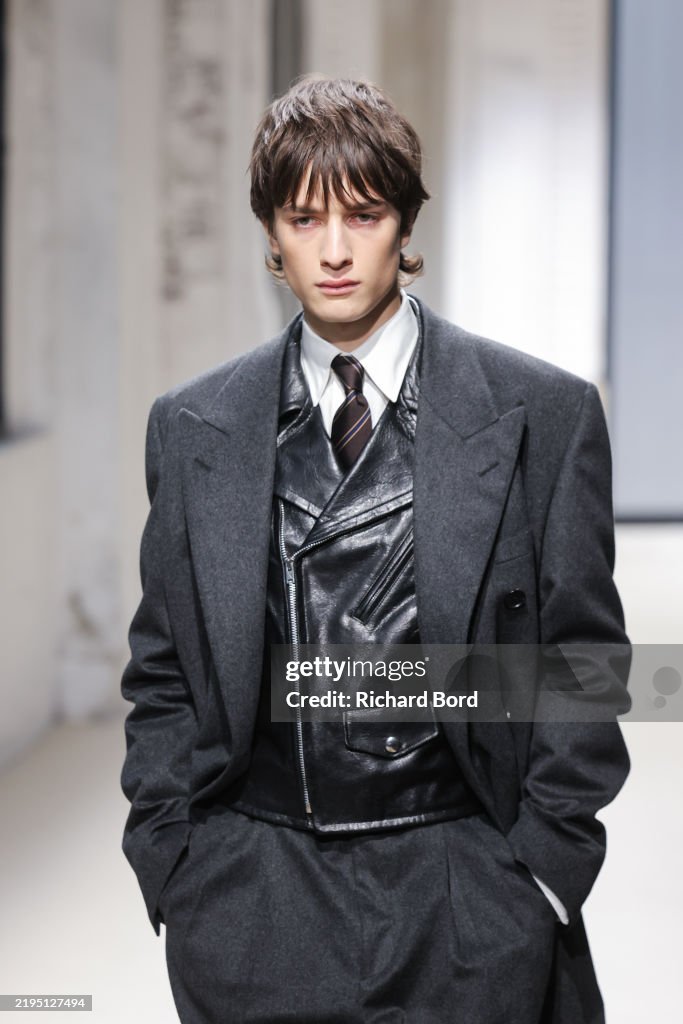 Auralee: Runway - Paris Fashion Week - Menswear Fall-Winter 2025/2026