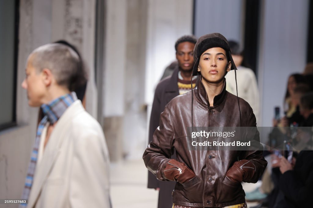 Auralee: Runway - Paris Fashion Week - Menswear Fall-Winter 2025/2026