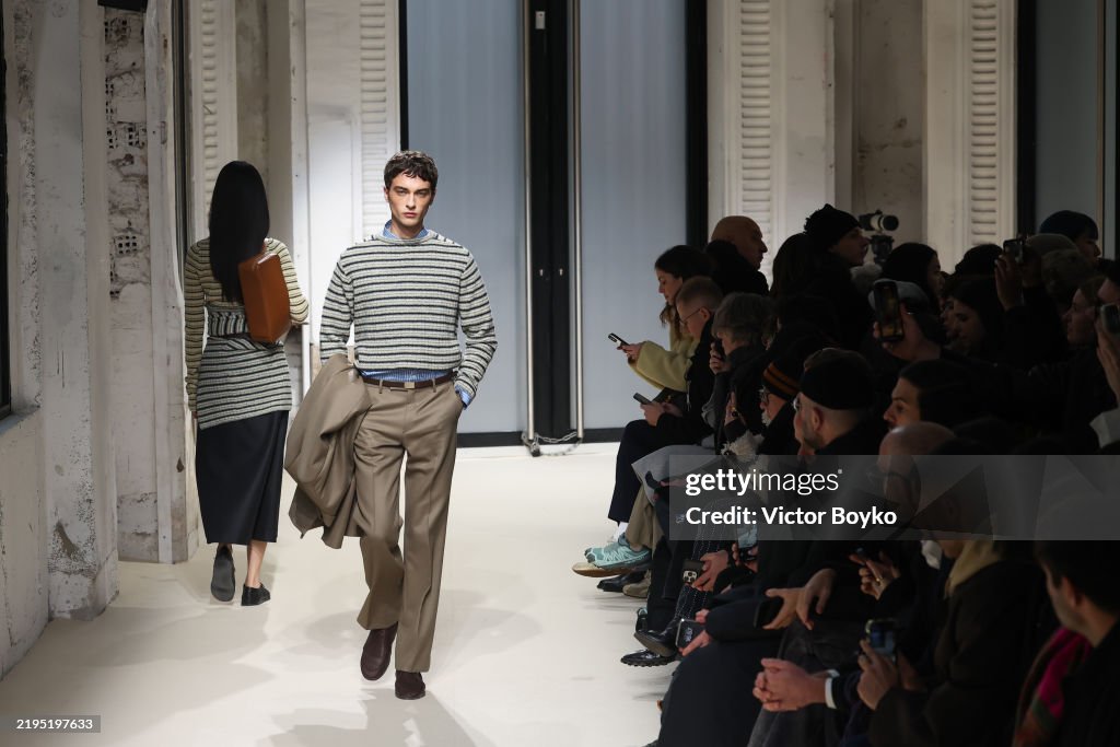 Auralee: Runway - Paris Fashion Week - Menswear Fall-Winter 2025/2026