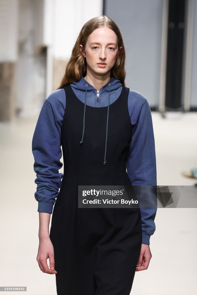 Auralee: Runway - Paris Fashion Week - Menswear Fall-Winter 2025/2026