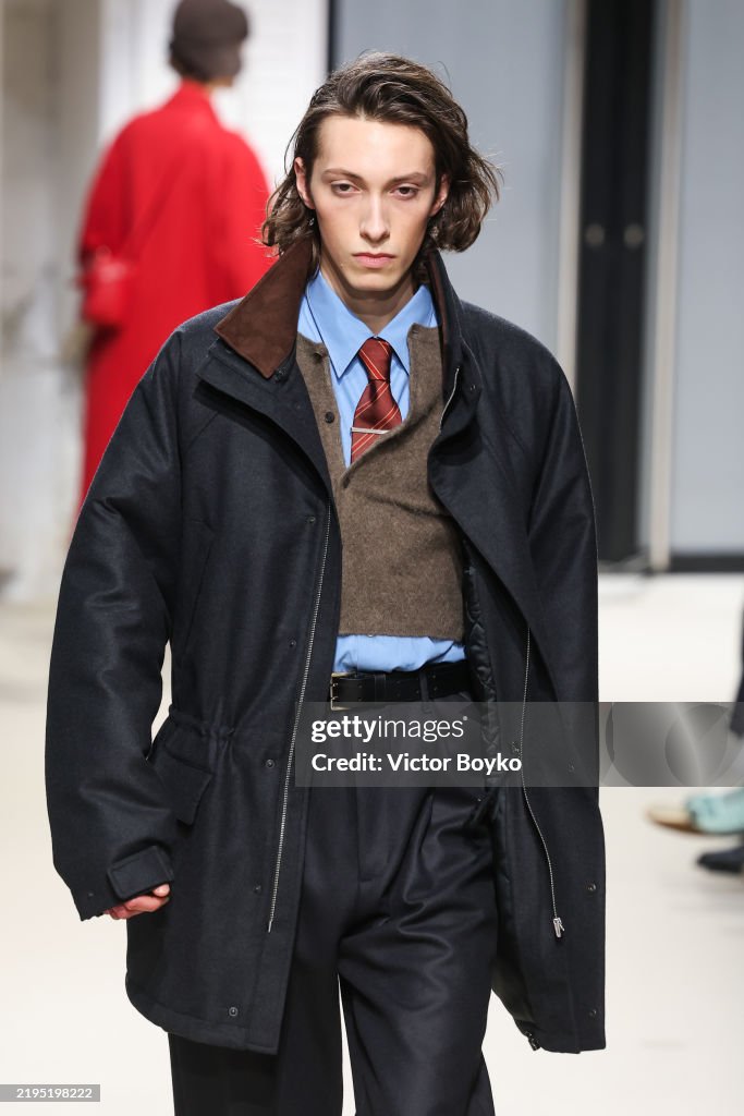 Auralee: Runway - Paris Fashion Week - Menswear Fall-Winter 2025/2026