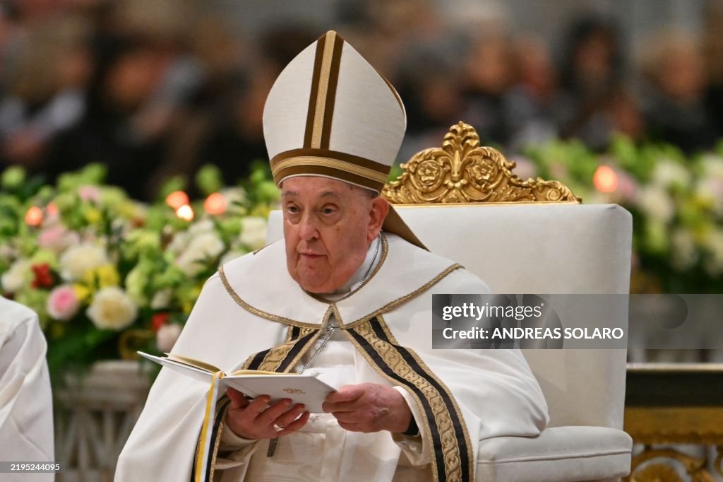 VATICAN-RELIGION-POPE-VESPERS