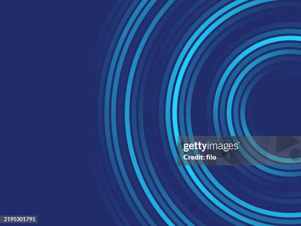 blaues wasser ripple kreis abstrakter hintergrund - funkwelle stock-grafiken, -clipart, -cartoons und -symbole