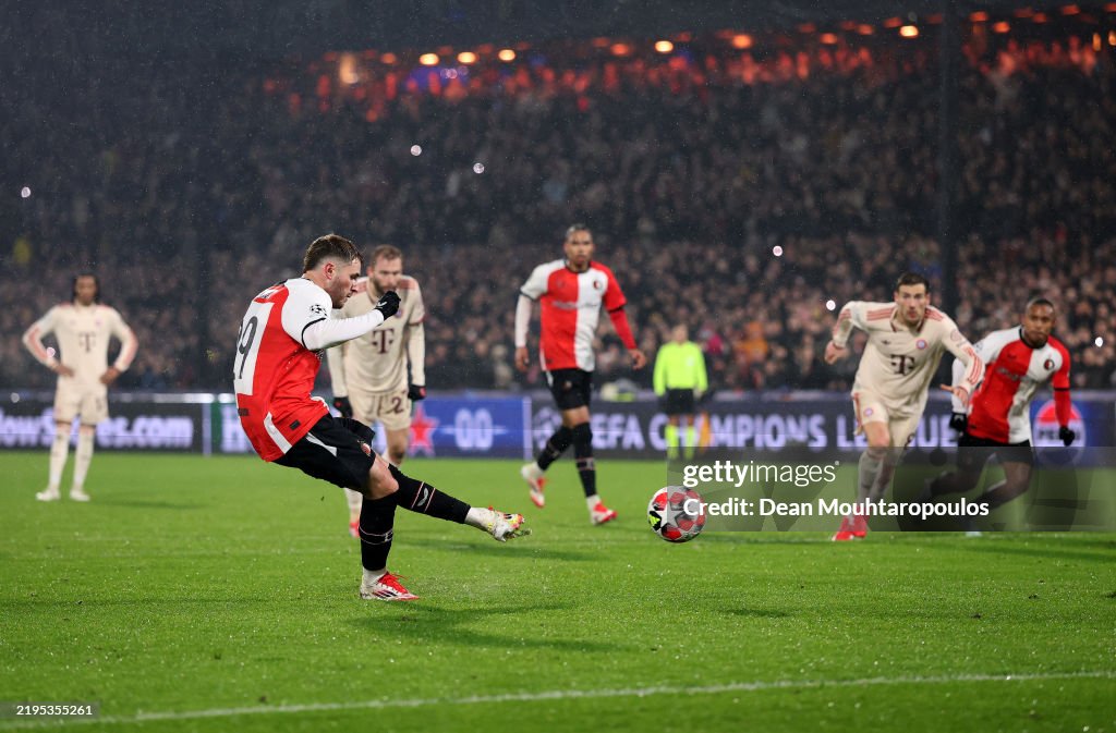 Feyenoord v FC Bayern München - UEFA Champions League 2024/25 League Phase MD7