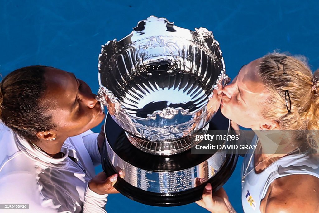 TOPSHOT-TENNIS-AUS-OPEN-PODIUM