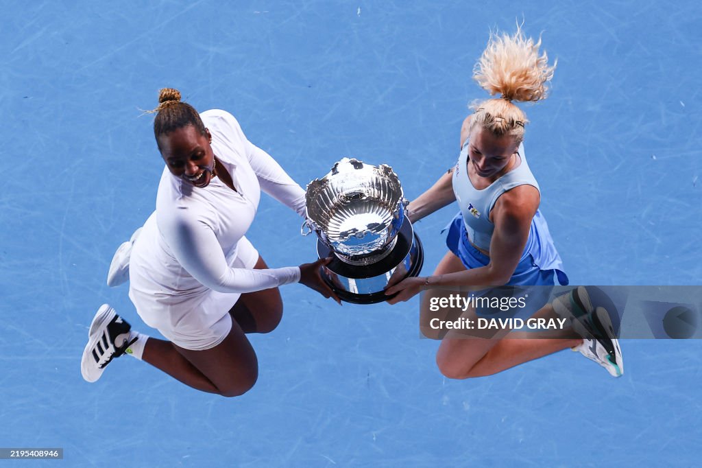 TENNIS-AUS-OPEN-PODIUM