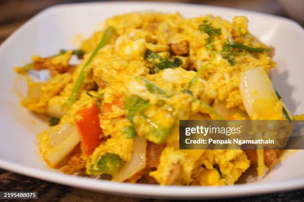 stir-fried soft-shelled crab in curry powder - fried soft shell crab fotografías e imágenes de stock