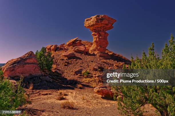 low angle view of rocks against clear blue sky,santa fe,new mexico,united states,usa - santa fe stockfoto's en -beelden