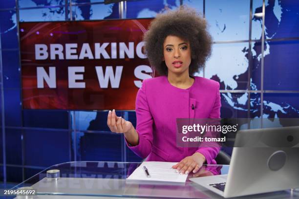 breaking news female anchor - blonde presenter stock pictures, royalty-free photos & images