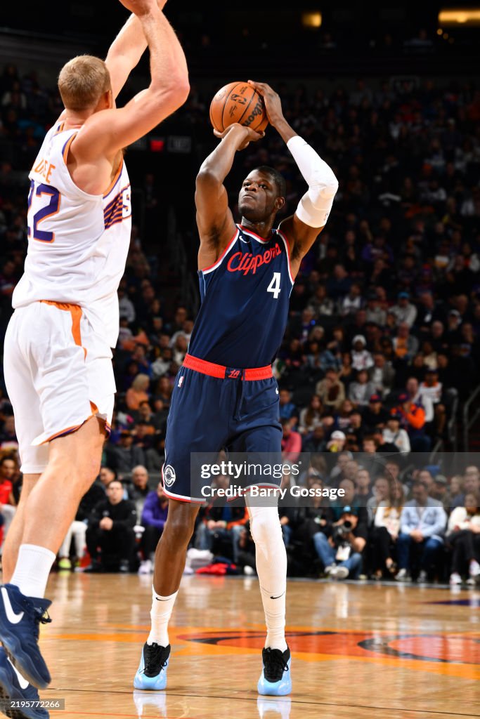 LA Clippers v Phoenix Suns