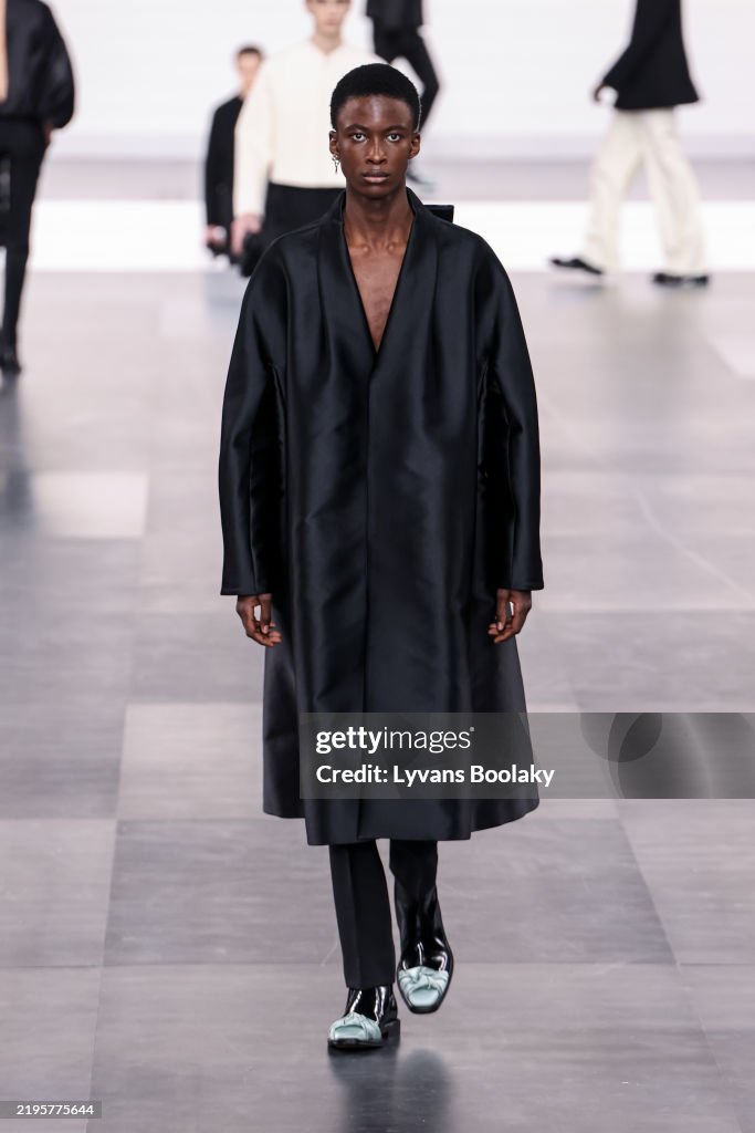 Dior Homme: Runway - Paris Fashion Week - Menswear Fall-Winter 2025/2026