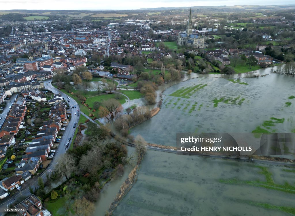BRITAIN-WEATHER-ENVIRONMENT-FLOODING