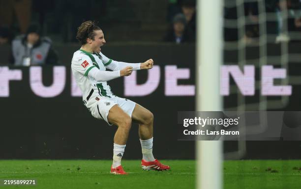 Rocco Reitz of Borussia Moenchengladbach celebrates scoring his team's first goal during the Bundesliga match between Borussia Mönchengladbach and...