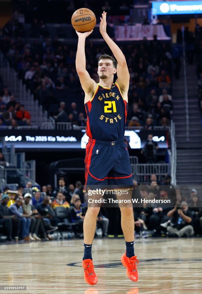 Quentin Post Quinten Post of the Golden State Warriors shoots a three-point shot ...