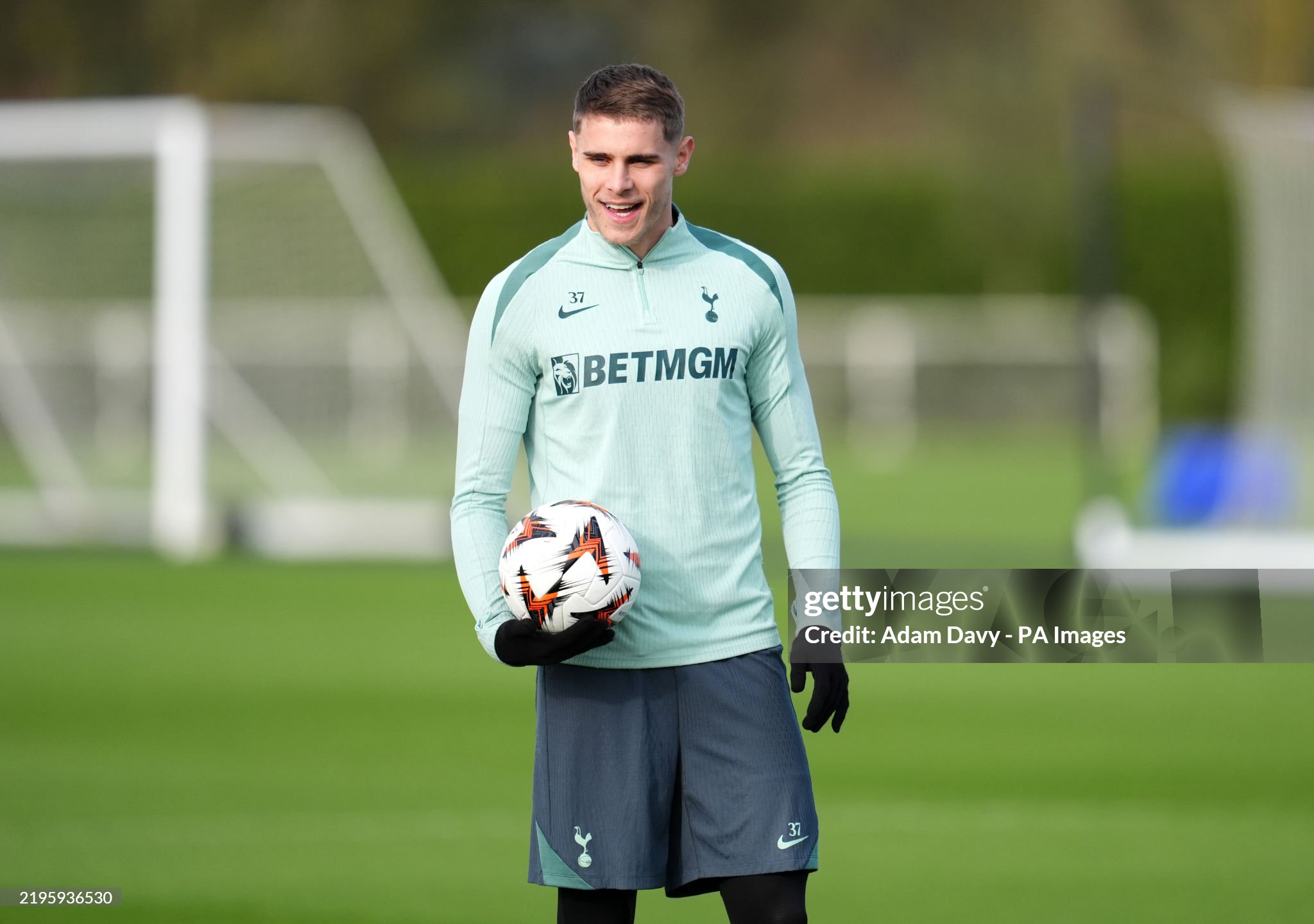 Tottenham has good news about Van de Ven