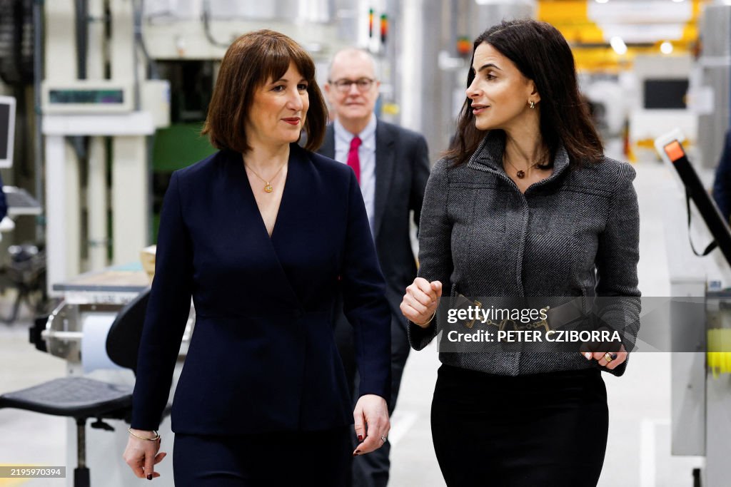 BRITAIN-ECONOMY-POLITICS