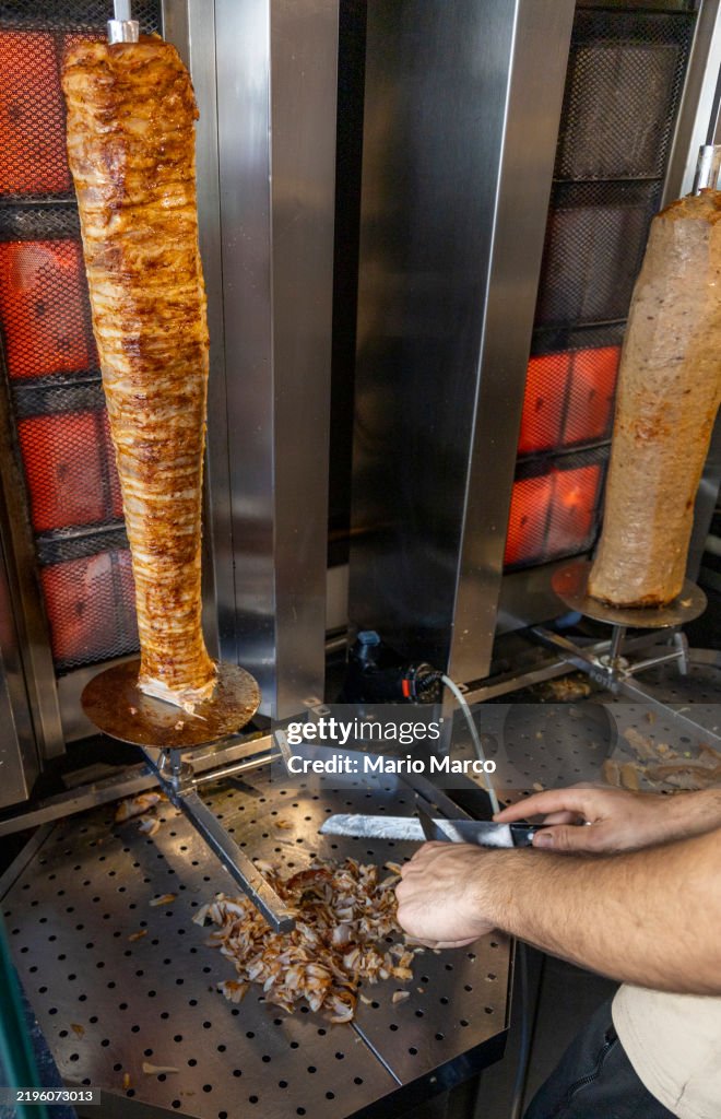 Cutting Kebap meat