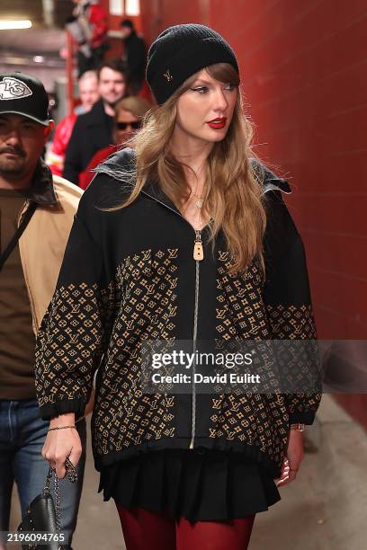 Taylor Swift arrives prior to the AFC Championship Game between the Buffalo Bills and Kansas City Chiefs at GEHA Field at Arrowhead Stadium on...