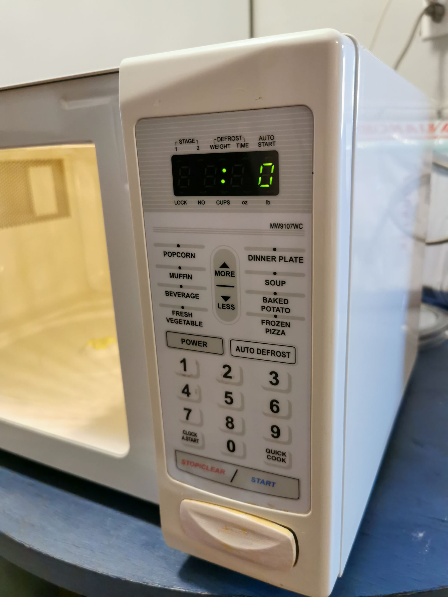 microwave oven