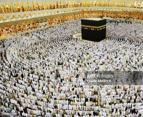 kaaba in mecca - hajj stock pictures, royalty-free photos & images