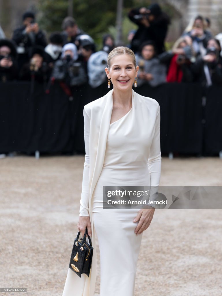 Kelly Rutherford 2025 Kelly Rutherford attends the Schiaparelli Haute Couture Spring-Summer ...