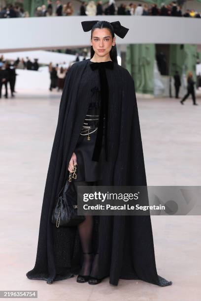 Dua Lipa attends the Chanel Haute Couture Spring-Summer 2025 show as part of Paris Fashion Week on January 28, 2025 in Paris, France.
