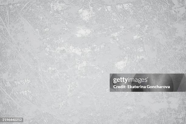 abstract frosted texture with subtle ice patterns on light surface - vorst stockfoto's en -beelden