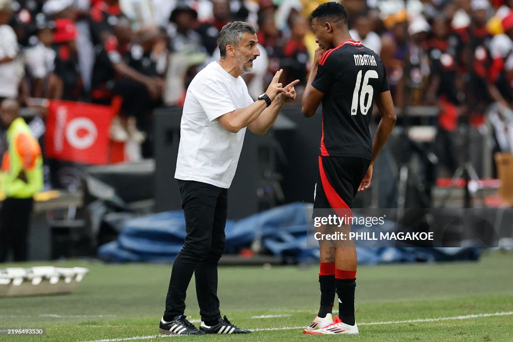 FBL-AFR-PSL-PIRATES-CHIEFS