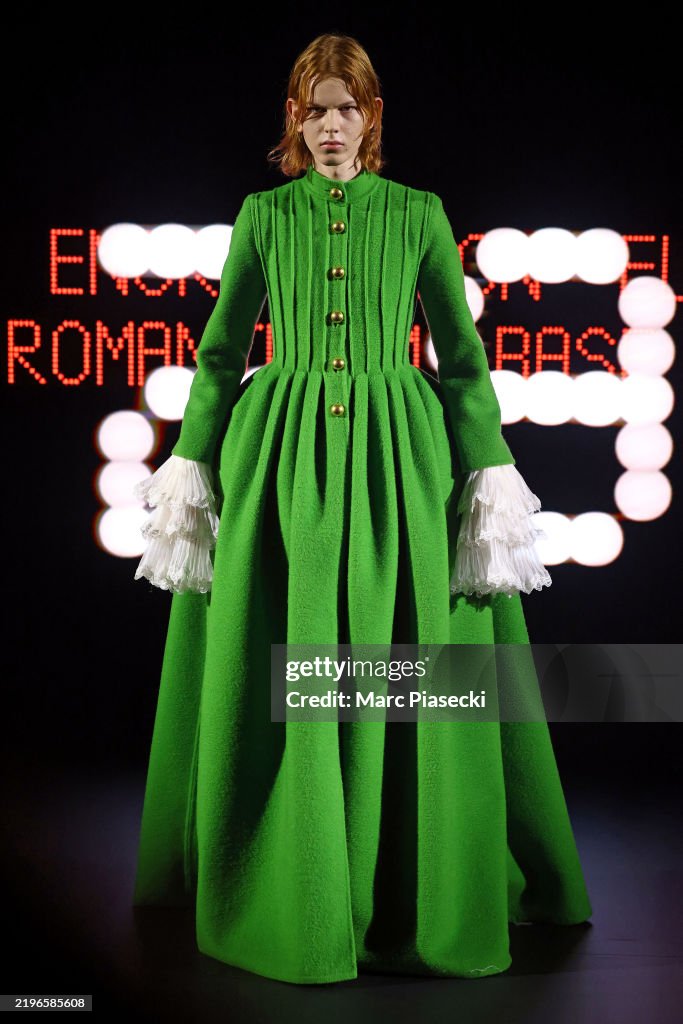 Valentino: Runway - Paris Fashion Week - Haute Couture Spring-Summer 2025